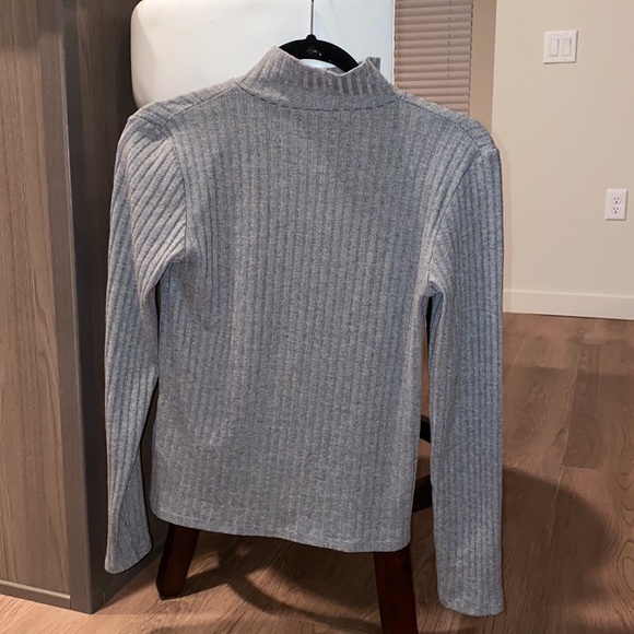 ▫️Topshop Ribbed Gray Mock Neck - Picture 4 of 7